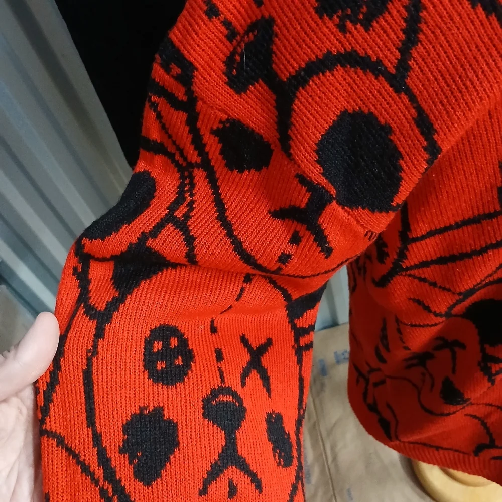 Reasons Mens Red and Black Bear Knit Pattern Sweater Size Large - Picture 4 of 8